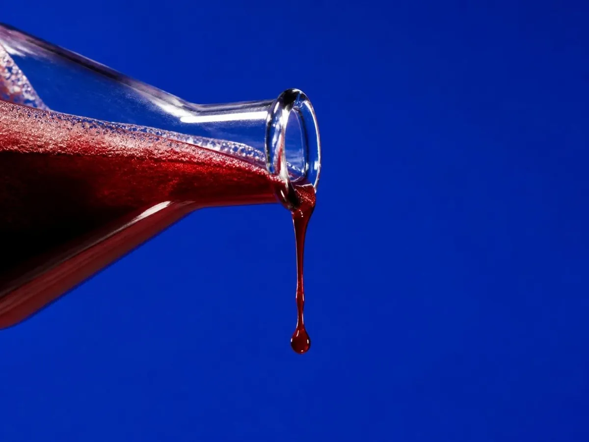 Astaxantina: cultivo de la microalga y su oleorresina: aceite rojo oscuro