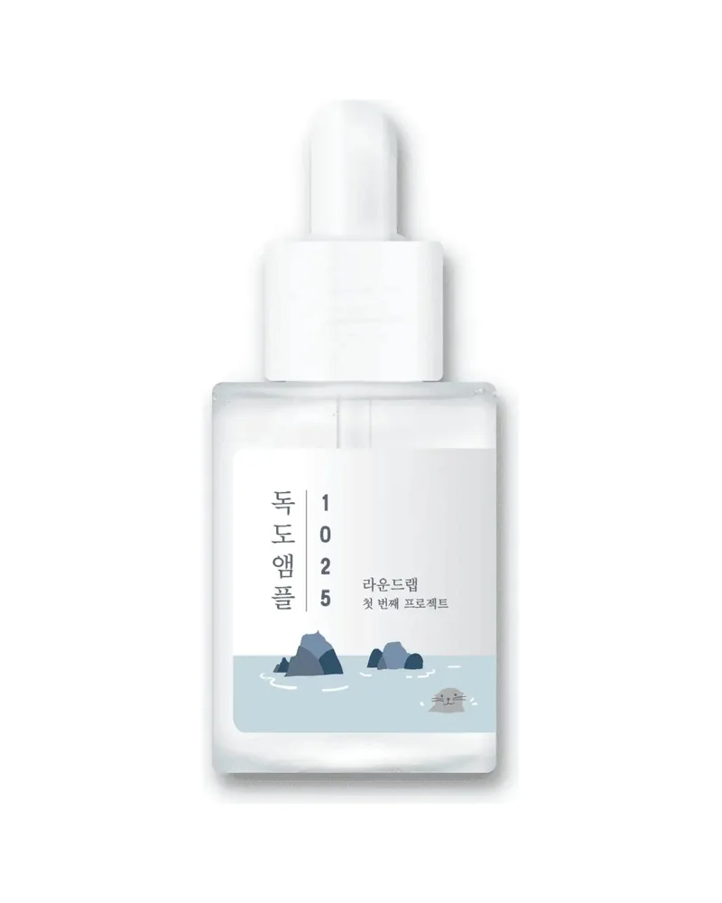 Envase de 1025 Dokdo Ampoule sobre fondo blanco