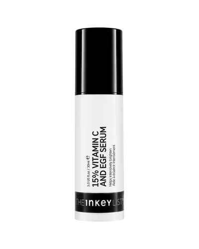 Envase de 15% Vitamin C + EGF Serum sobre fondo blanco
