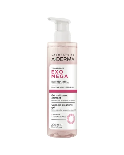 Envase de Exomega Gel Limpiador Calmante sobre fondo blanco