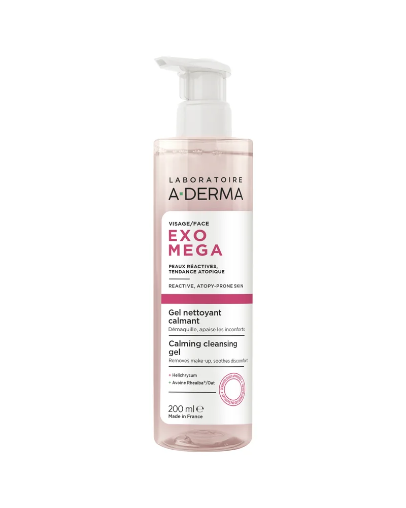 Envase de Exomega Gel Limpiador Calmante sobre fondo blanco