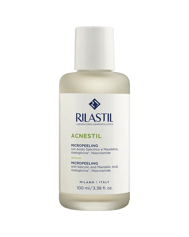 Envase de Acnestil Micropeeling de Rilastil sobre fondo blanco