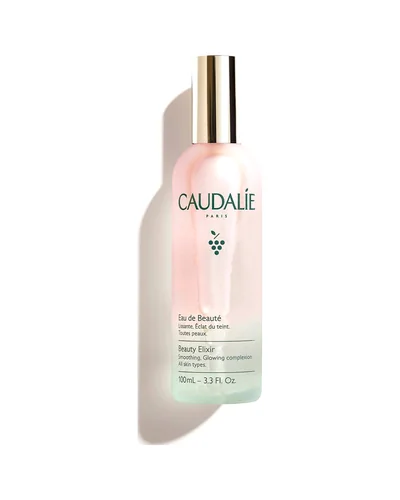 Envase de Agua de Belleza sobre fondo blanco