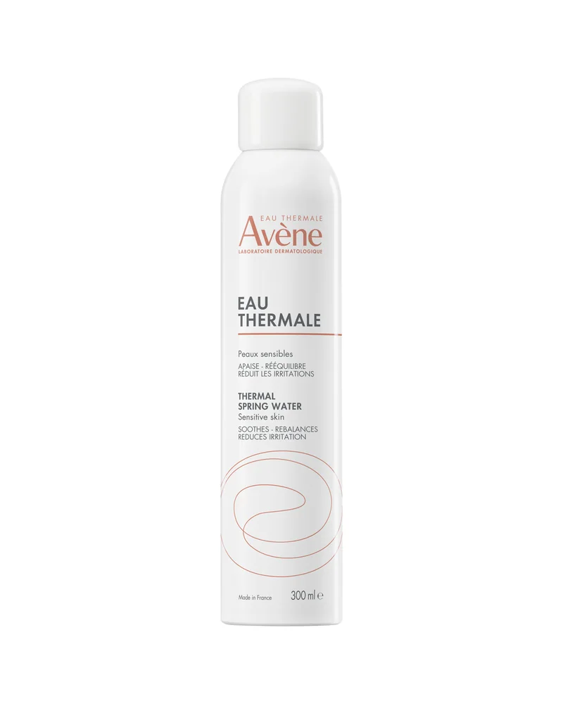 Envase de Agua termal de Avène Spray sobre fondo blanco