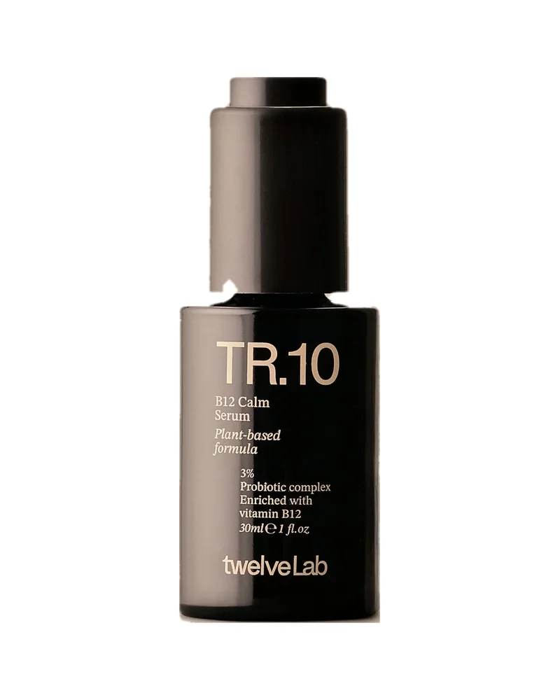 Envase de B12 Calm Serum sobre fondo blanco