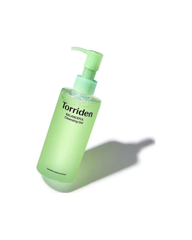 Envase de Balanceful Cleansing Gel sobre fondo blanco