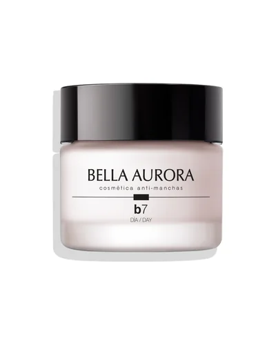 Envase de B7 Crema Antimanchas Antiedad Piel Mixta-Grasa sobre fondo blanco