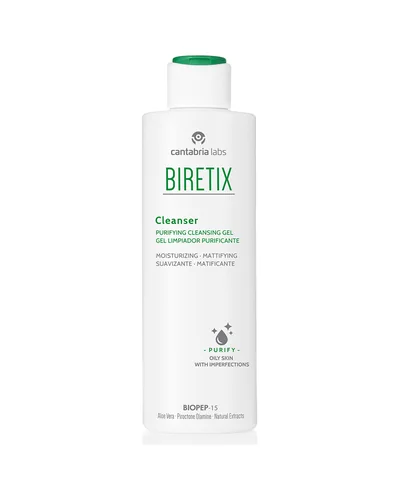 Envase de Biretix Cleanser de 200 ml sobre fondo blanco