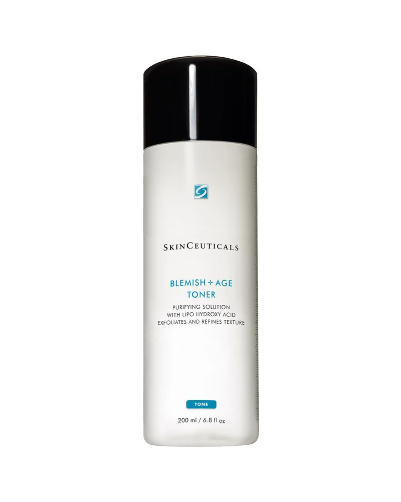 Envase de Blemish + Age Toner sobre fondo blanco