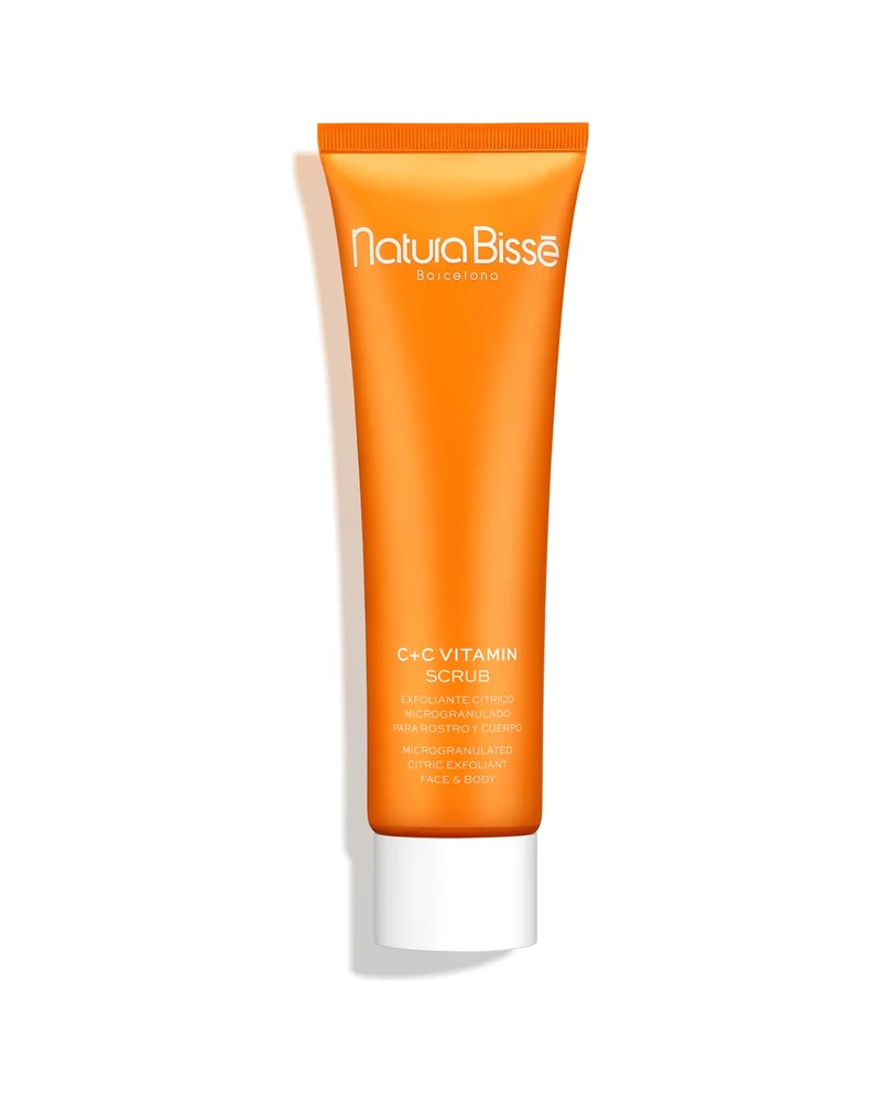 Envase de C+C Vitamin Scrub sobre fondo blanco