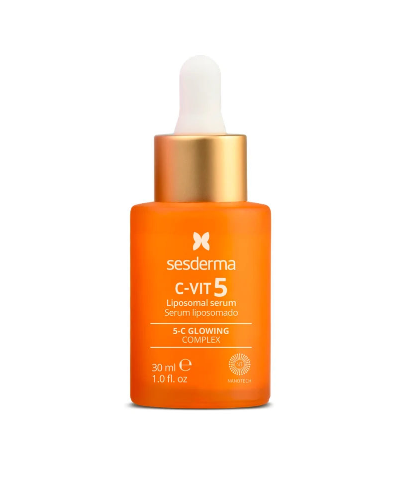 Envase de C-Vit 5 Liposomal Serum sobre fondo blanco