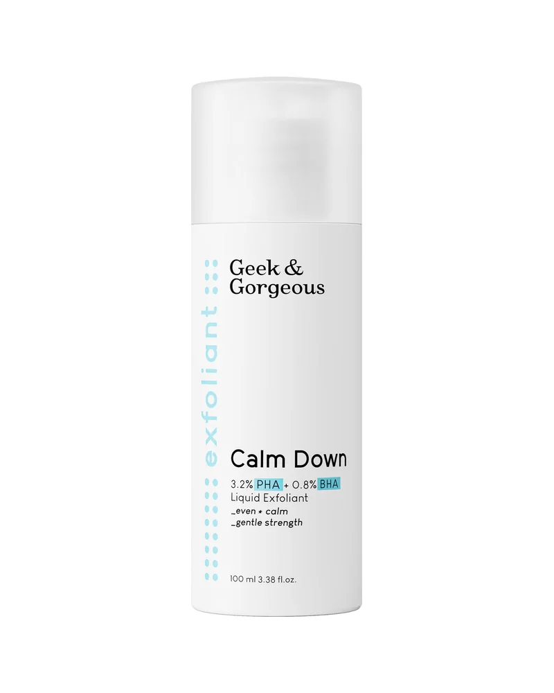 Frasco blanco de Calm Down de 100 ml sobre fondo blanco