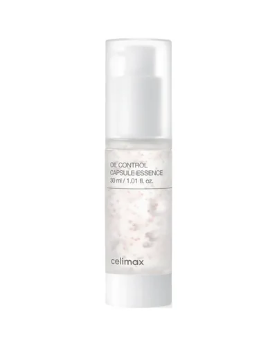 Envase de Oil Control Capsule Essence sobre fondo blanco