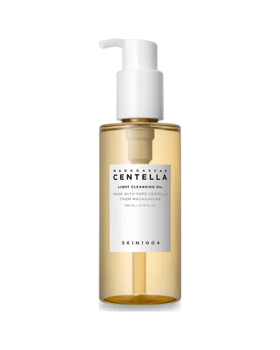 Envase de Madagascar Centella Light Cleansing Oil sobre fondo blanco