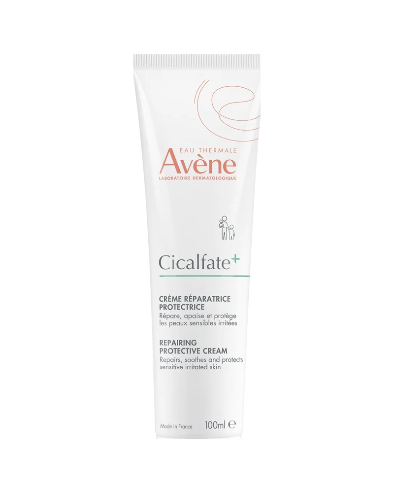 Envase de Cicalfate+ Crema Reparadora sobre fondo blanco