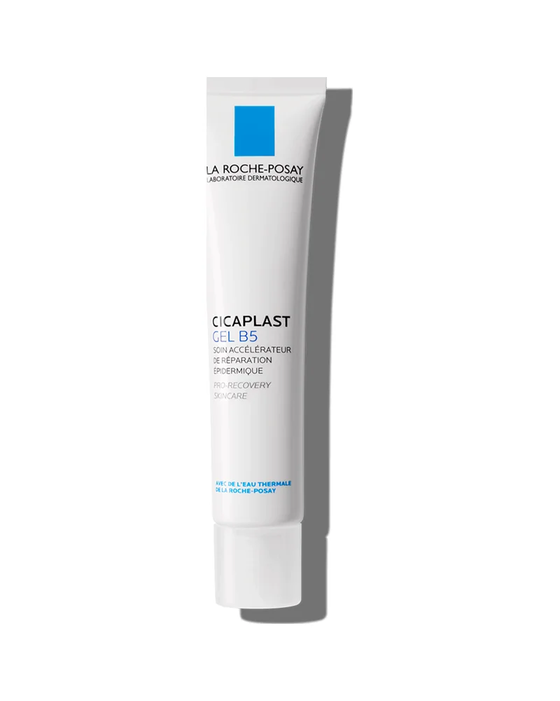 Envase de Cicaplast Gel B5 sobre fondo blanco