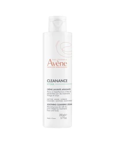 Envase de Cleanance Hydra Crema Limpiadora sobre fondo blanco