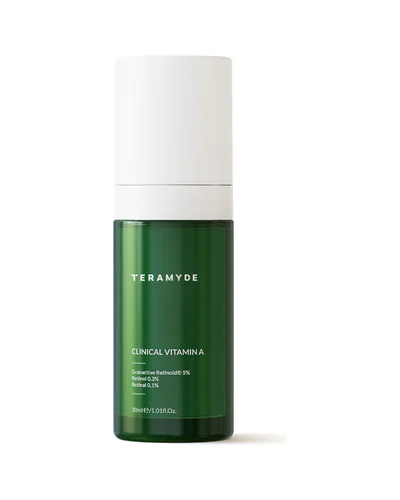 Envase de Clinical Vitamin A sobre fondo blanco
