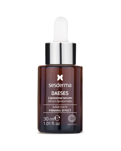 Envase de Daeses Liposomal Serum sobre fondo blanco