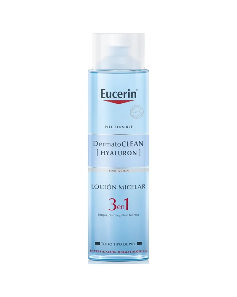 Envase de DermatoClean Agua Micelar 3 en 1 sobre fondo blanco