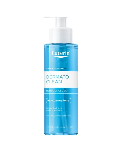Envase de DermatoClean Gel Limpiador sobre fondo blanco