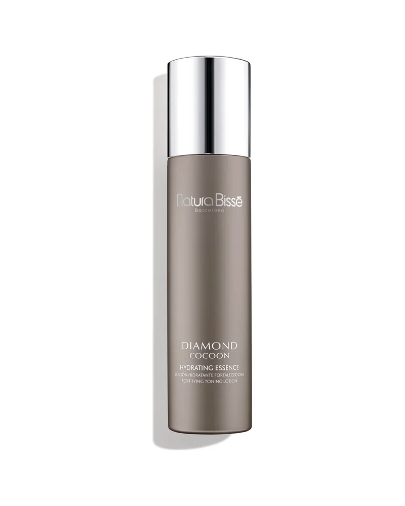 Envase de Diamond Cocoon Hydrating Essence sobre fondo blanco
