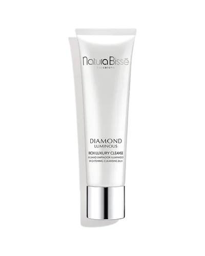 Envase de Diamond Luminous Rich Luxury Cleanse sobre fondo blanco