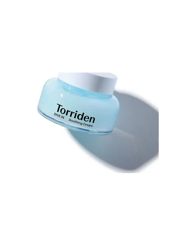 Envase de Dive In Soothing Cream sobre fondo blanco