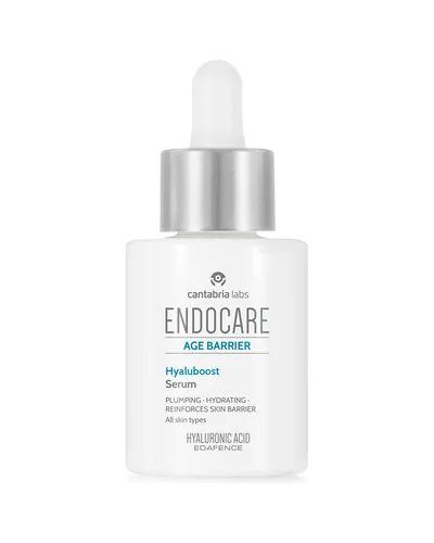 Envase de Endocare Age Barrier Hyaluboost Sérum sobre fondo blanco