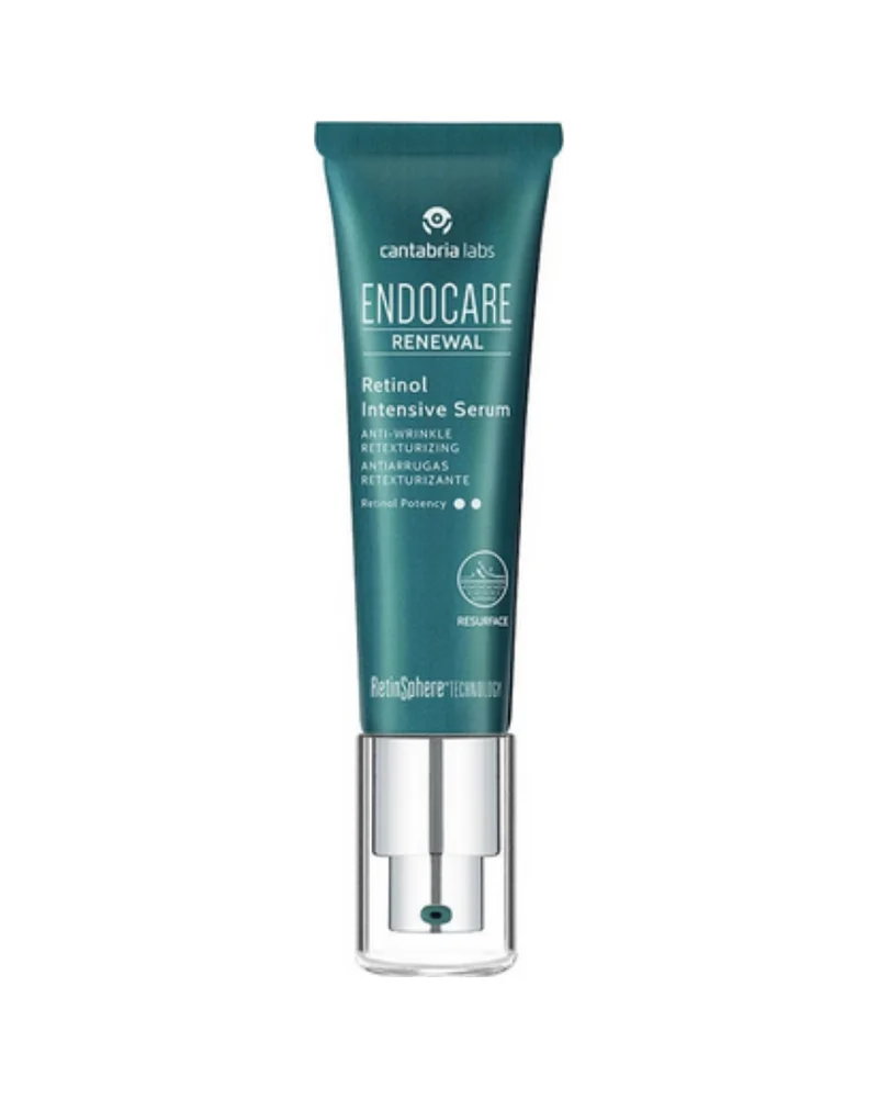 Envase de Endocare Renewal Retinol Intensive Sérum sobre fondo blanco