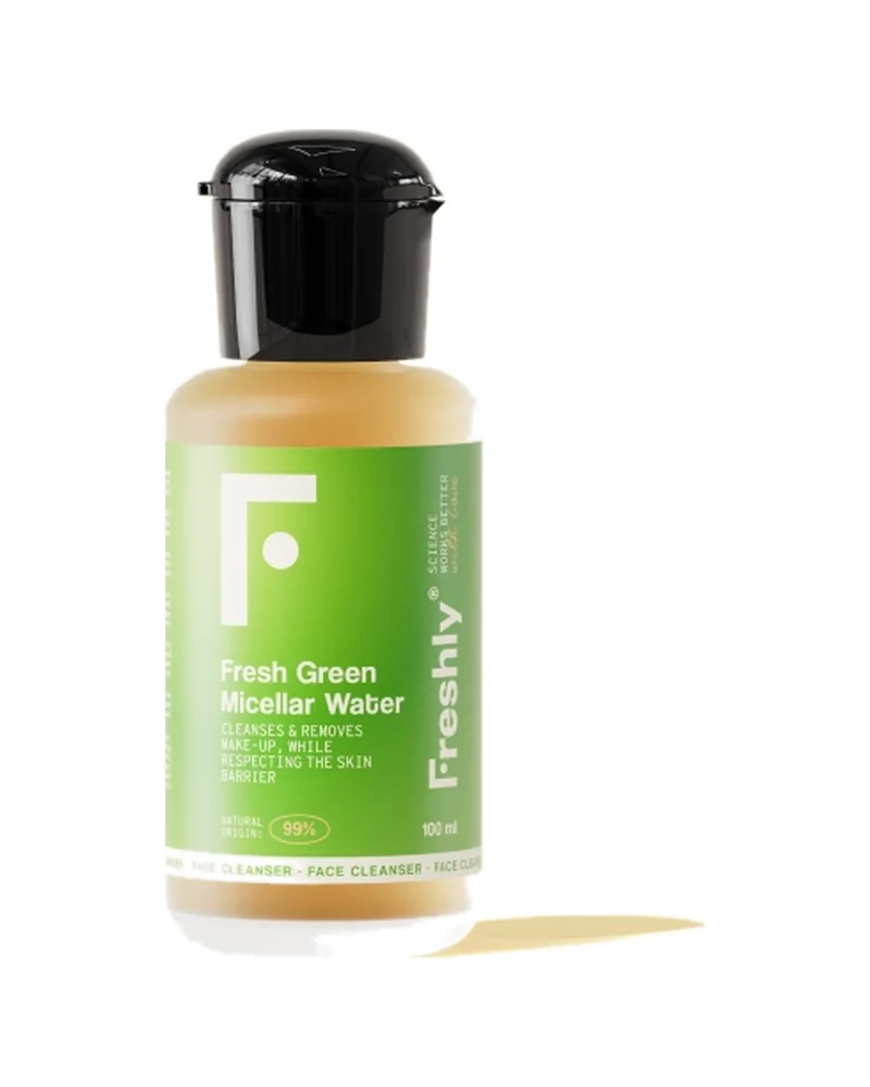 Envase de Fresh Green Micellar Water sobre fondo blanco