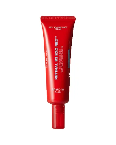 Tubo rojo de Retinal B3 Exo Red 360° Volume Shot Cream sobre fondo blanco