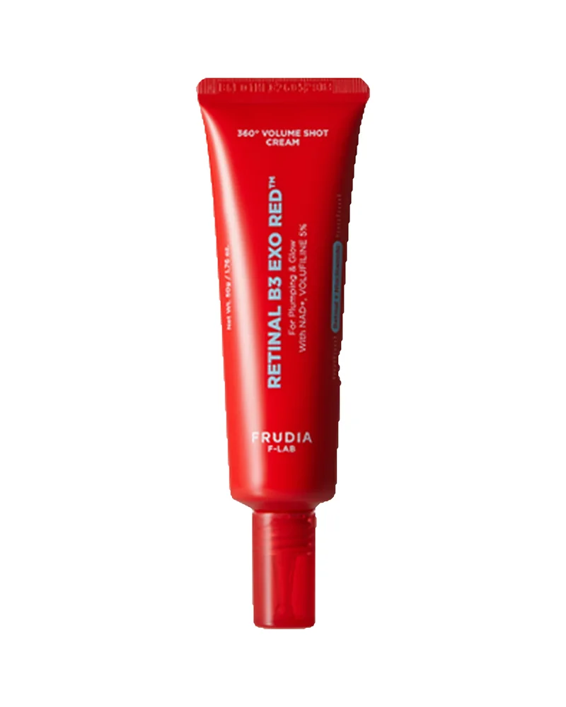 Tubo rojo de Retinal B3 Exo Red 360° Volume Shot Cream sobre fondo blanco