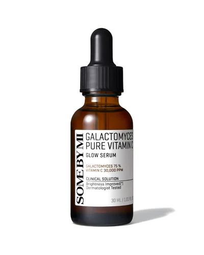 Frasco con cuentagotas de Galactomyces Pure Vitamin C Glow Serum sobre fondo blanco