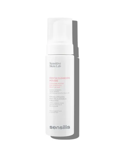 Envase de Gentle Cleansing Mousse sobre fondo blanco