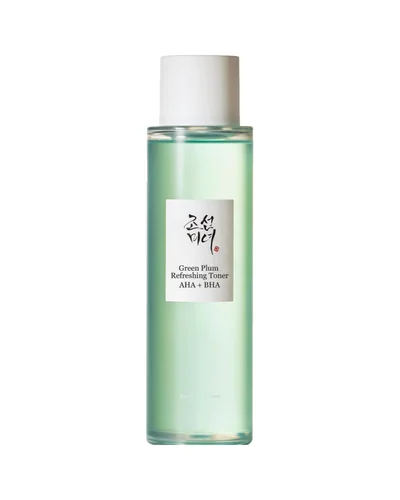 Envase de Green Plum Refreshing Toner sobre fondo blanco