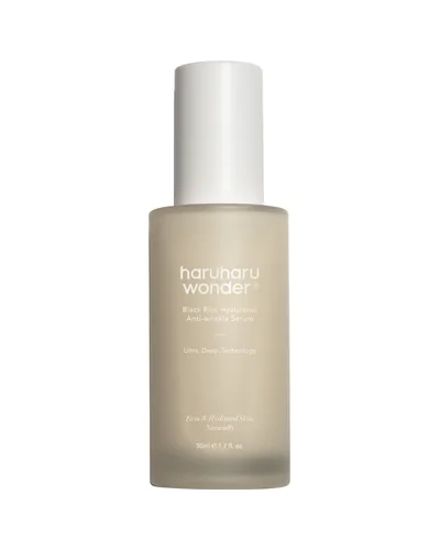 Envase de Black Rice Hyaluronic Anti-Wrinkle Serum sobre fondo blanco