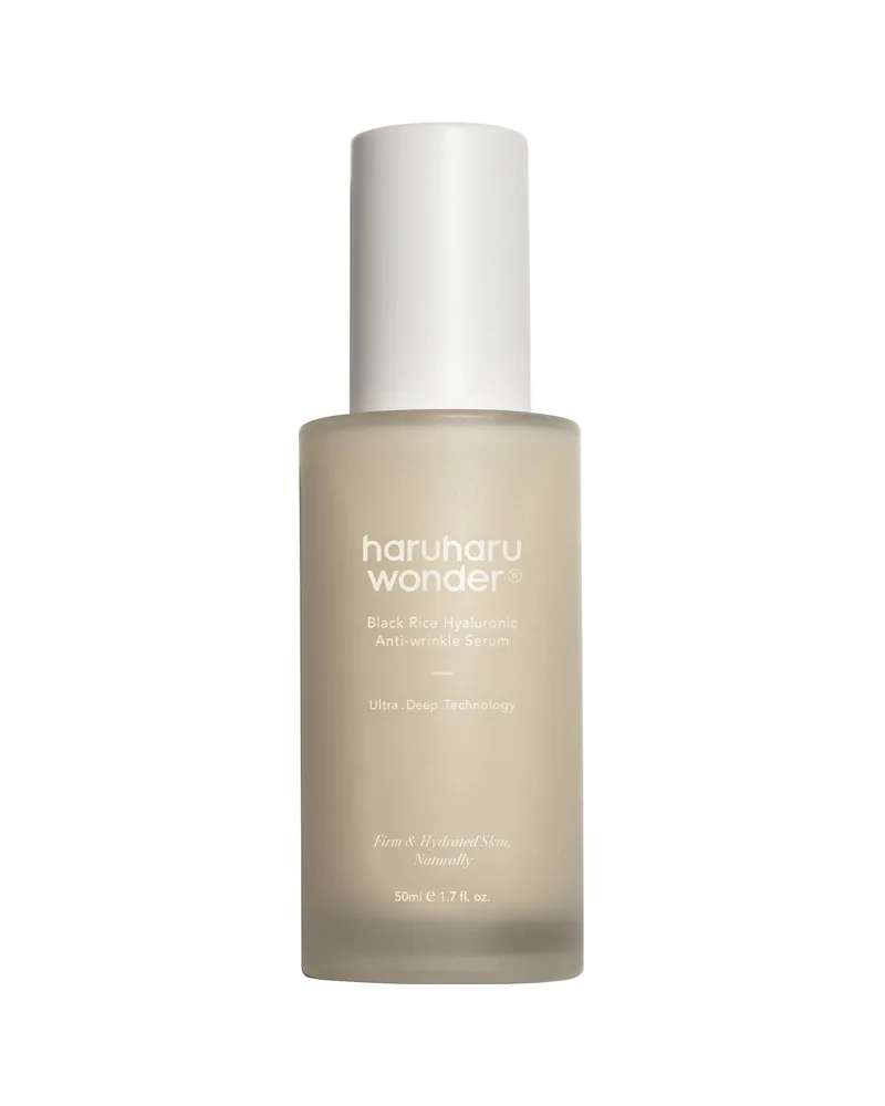 Envase de Black Rice Hyaluronic Anti-Wrinkle Serum sobre fondo blanco