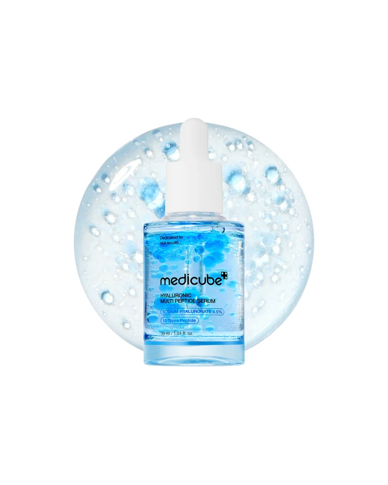 Frasco con cuentagotas de Hyaluronic Multi Peptide PDRN Serum sobre un círculo de gel azul