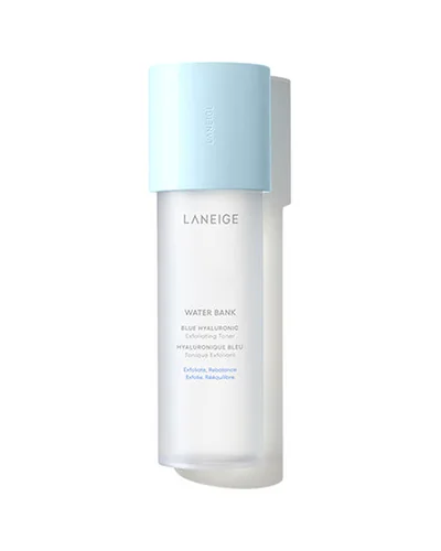 Envase de Water Bank Blue Hyaluronic Essence Toner para piel mixta a grasa sobre fondo blanco