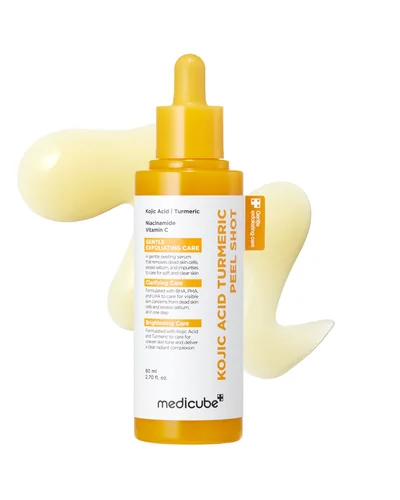 Frasco de Kojic Acid Turmeric Peel Shot sobre fondo blanco
