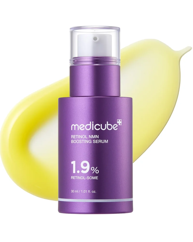 Frasco de Retinol NMN Boosting Serum sobre fondo blanco