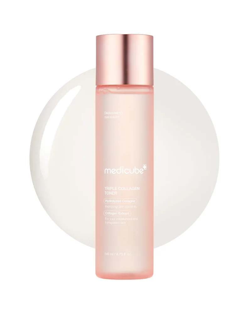 Frasco de Triple Collagen Toner sobre fondo blanco