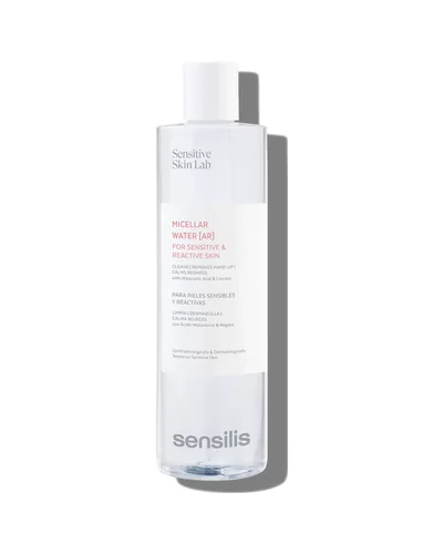 Envase de Micellar Water AR sobre fondo blanco