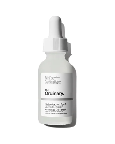 Envase de Niacinamide 10% + Zinc 1% sobre fondo blanco