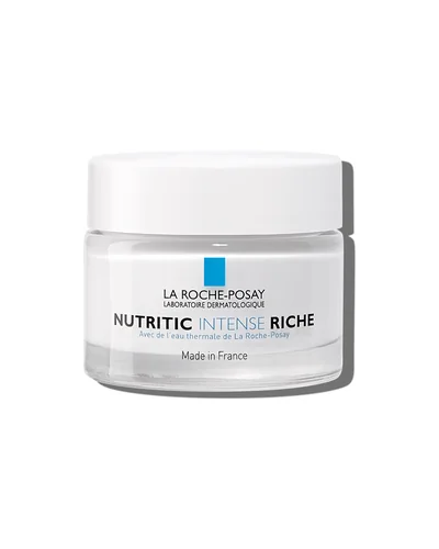 Envase de Nutritic Intense Rica sobre fondo blanco