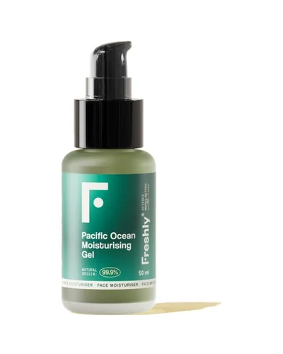 Envase de Oil-Control Hydrating Gel sobre fondo blanco