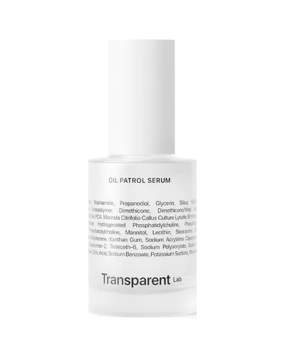 Envase de Oil Patrol Serum sobre fondo blanco