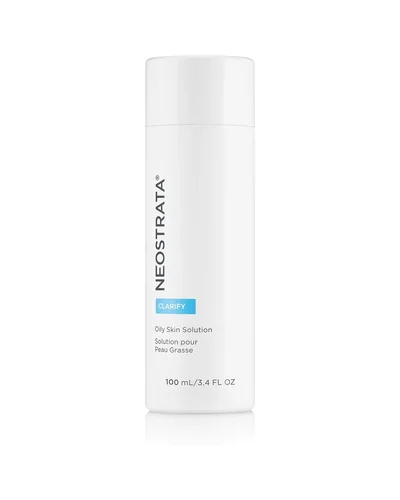 Envase de Oily Skin Solution sobre fondo blanco
