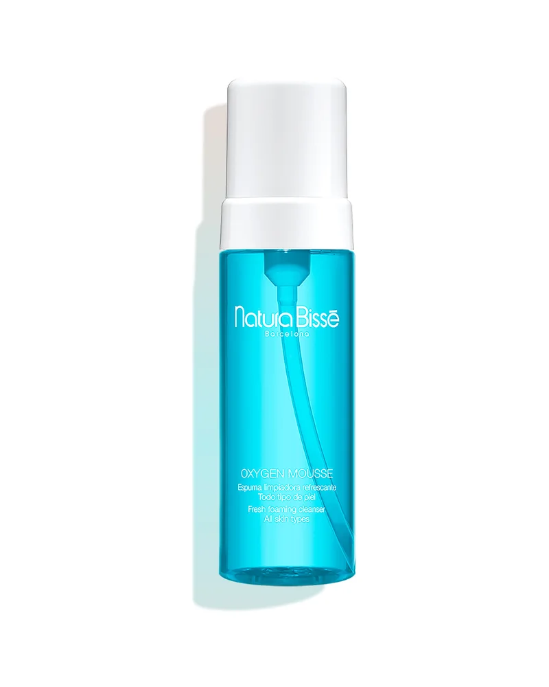 Envase de Oxygen Mousse sobre fondo blanco